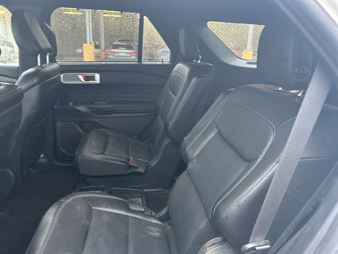 Used 2020 Ford Explorer Limited image 10