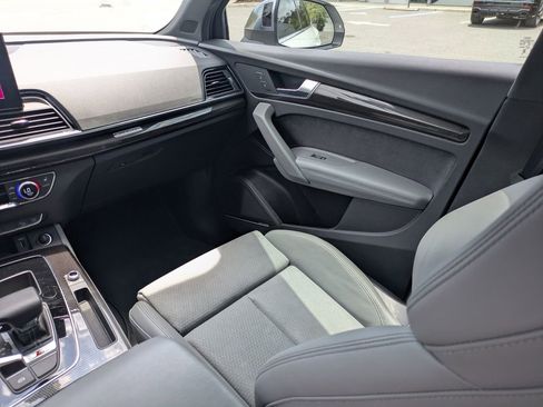 Used 2025 Audi SQ5 Premium Plus AWD/4WD image 19