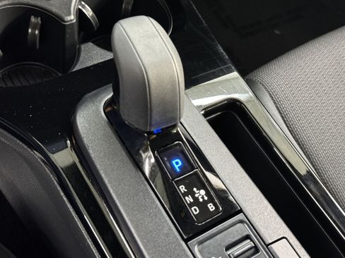 Used 2025 Toyota Prius LE AWD/4WD image 34