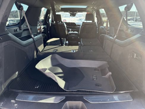 Used 2022 Cadillac Escalade ESV Premium Luxury w/ Performance Package image 6