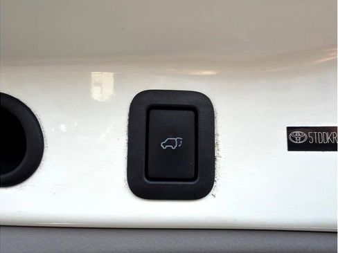 Used 2014 Toyota Highlander Limited image 15