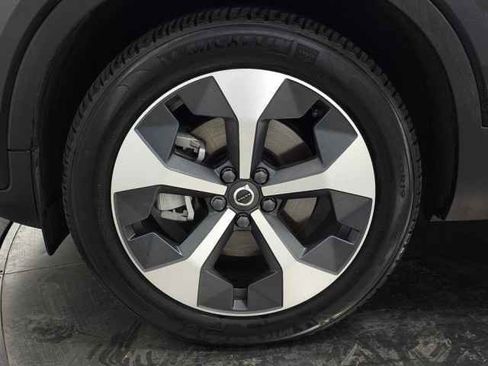 Certified 2023 Volvo XC40 B5 Plus w/ Protection Package Premier image 14