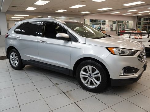 Used 2019 Ford Edge SEL image 13