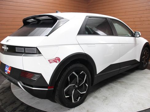 Used 2024 Hyundai Ioniq 5 SEL image 16