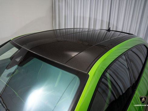 Used 2025 Lamborghini Urus SE image 11