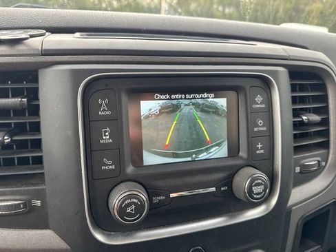 Used 2018 RAM 1500 Express AWD/4WD image 18