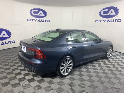 Used 2021 Volvo S60 T5 Momentum w/ Protection Package Premier FWD image 3