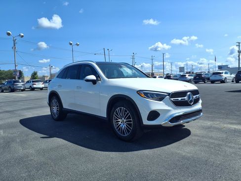 Used 2026 Mercedes-Benz GLC 300 4MATIC image 4