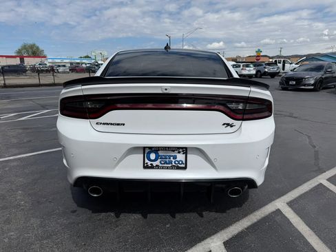 Used 2015 Dodge Charger R/T Scat Pack w/ Technology Group RWD image 6