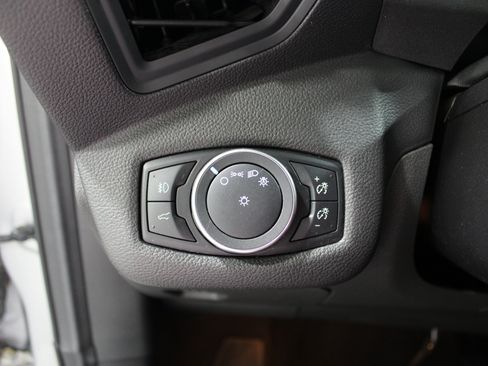 Used 2019 Ford Escape SE FWD image 17