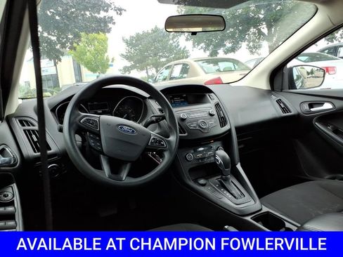 Used 2018 Ford Focus SE w/ SE Appearance Package FWD image 10