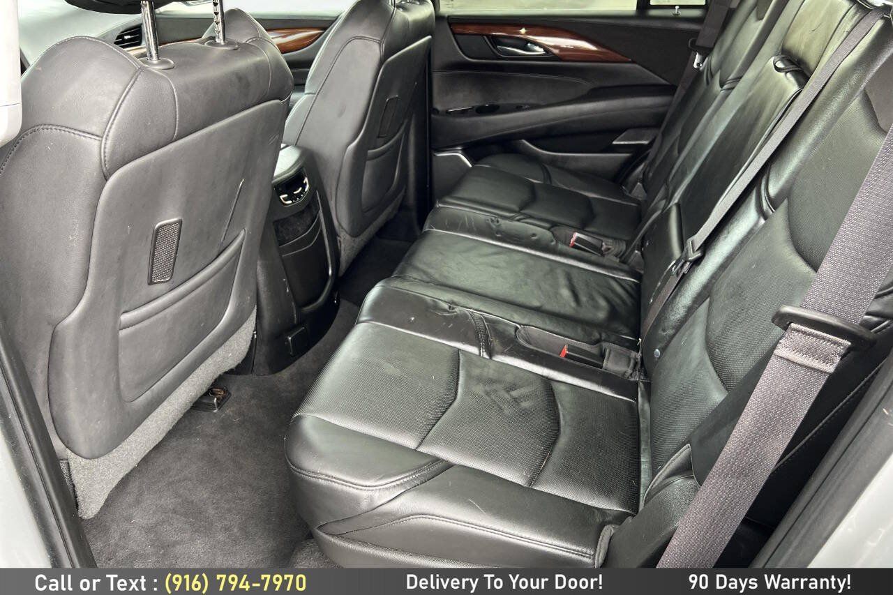 Used 2015 Cadillac Escalade 2WD image 16