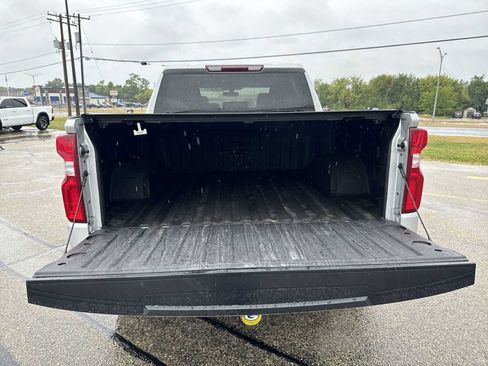 Certified 2022 Chevrolet Silverado 1500 RST w/ Redline Edition AWD/4WD image 6