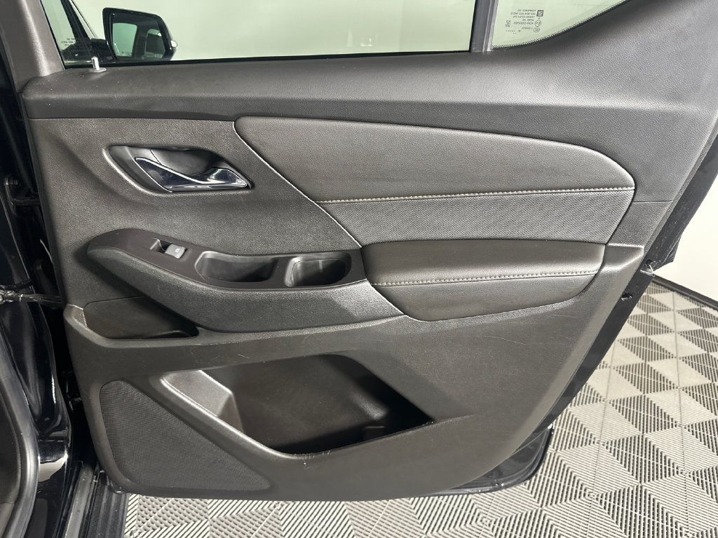 Used 2020 Chevrolet Traverse Premier w/ LPO, 'HIT The Road' Package FWD image 16
