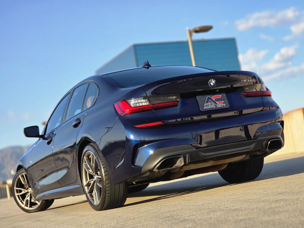 Used 2022 BMW M340i RWD image 2