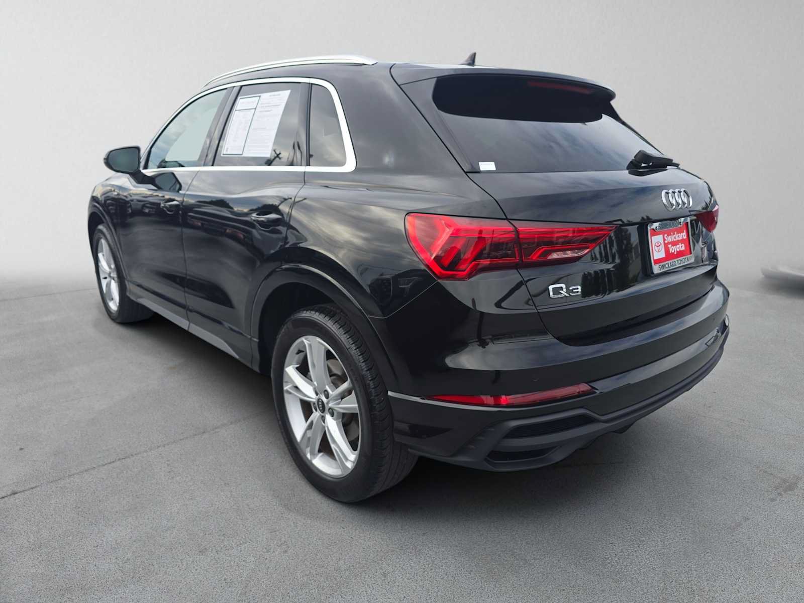 Used 2023 Audi Q3 2.0T Premium Plus w/ Premium Plus Package AWD/4WD image 5
