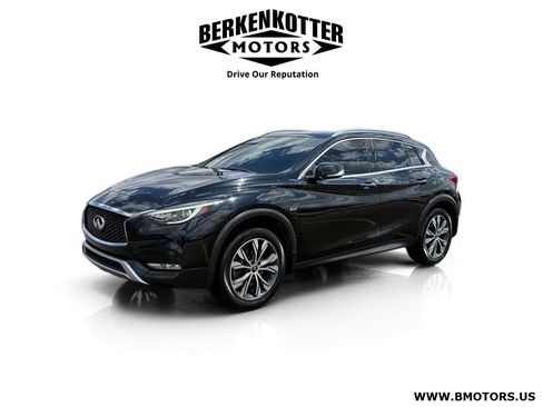 Used 2017 INFINITI QX30 Premium w/ Navigation Package AWD/4WD image 7