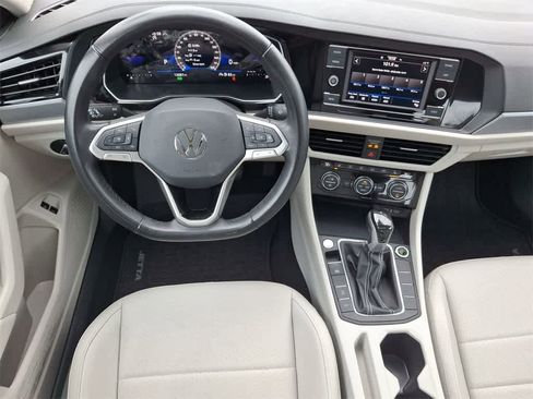 Used 2023 Volkswagen Jetta SE image 27