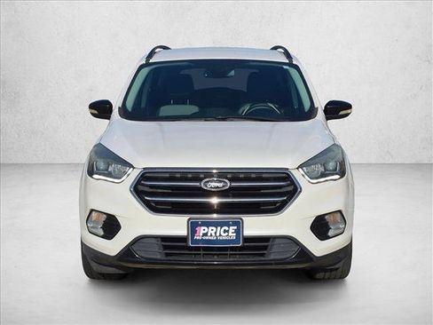 Used 2017 Ford Escape Titanium FWD image 3
