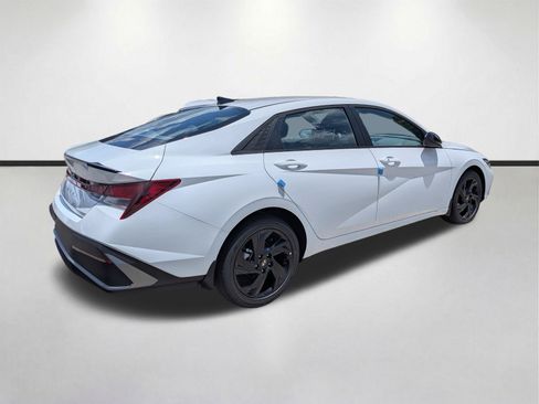 New 2026 Hyundai Elantra SE FWD image 4