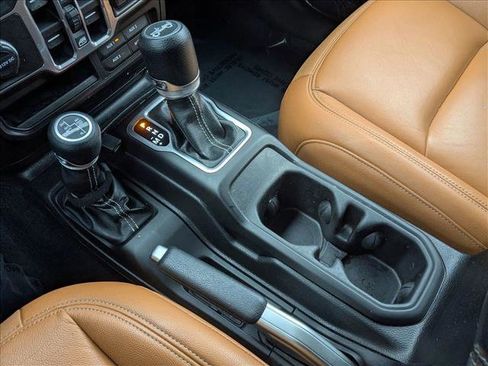 Used 2018 Jeep Wrangler Unlimited Sahara image 14