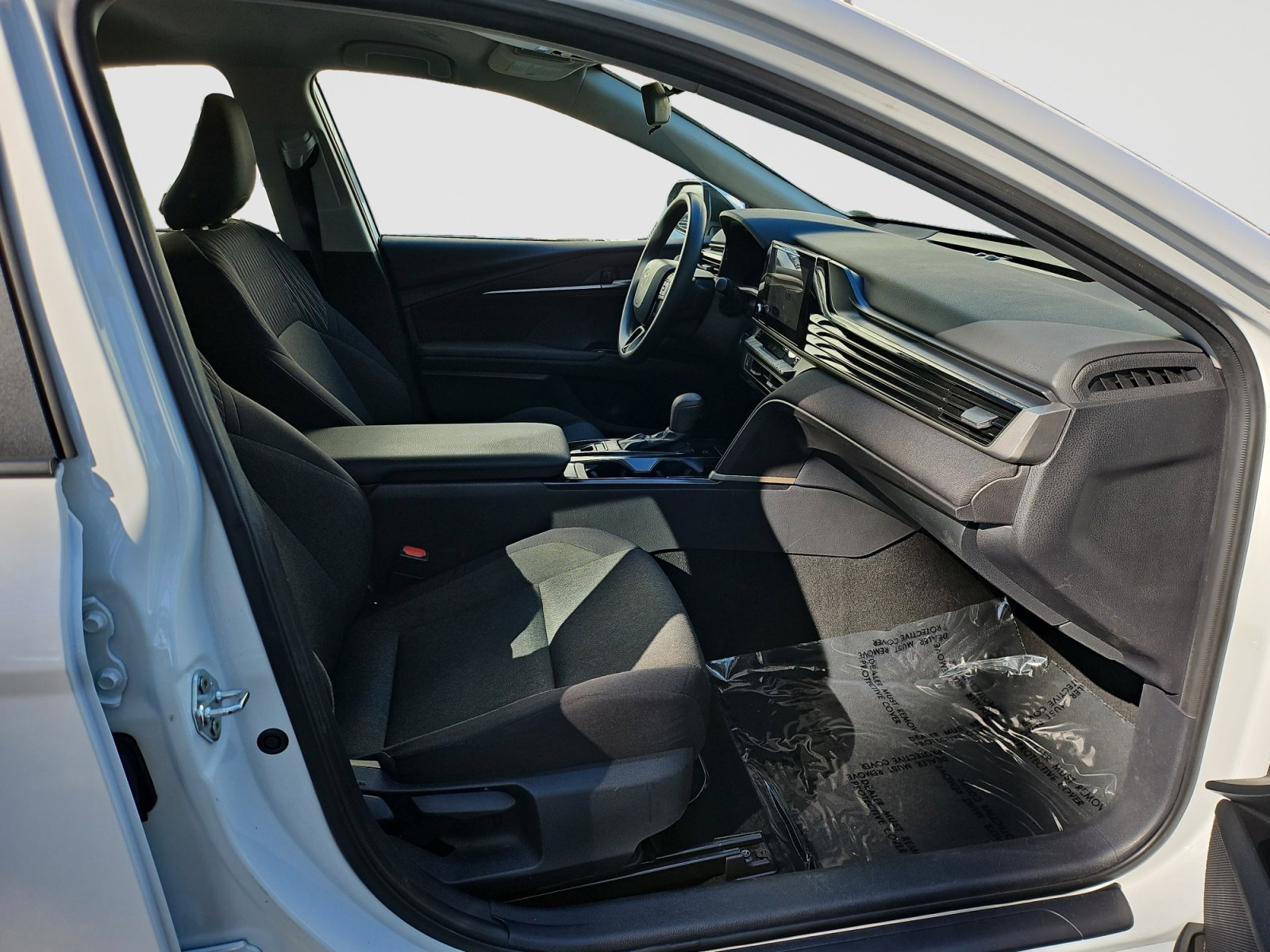 Used 2025 Toyota Camry LE FWD image 17