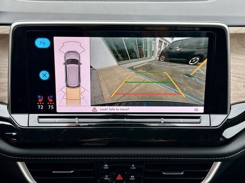 New 2026 Volkswagen Atlas SE image 25