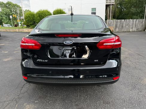Used 2016 Ford Focus SE w/ Equipment Group 201A FWD image 7