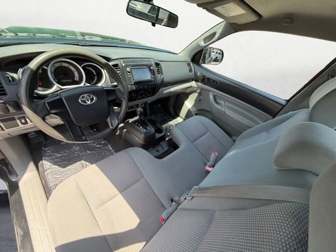 Used 2014 Toyota Tacoma 2WD Regular Cab image 12