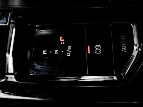 Used 2025 BMW M5 w/ Carbon Package AWD/4WD image 38