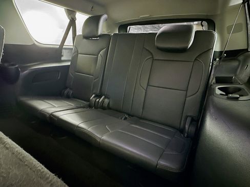 Used 2018 Chevrolet Suburban LT image 30