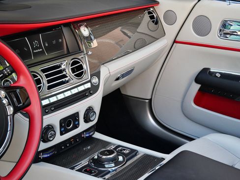 Used 2020 Rolls-Royce Dawn RWD image 27