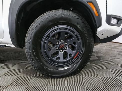 Used 2026 Nissan Frontier PRO-4X AWD/4WD image 13