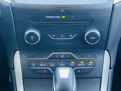 Used 2018 Ford Edge SEL w/ Equipment Group 201A FWD image 18