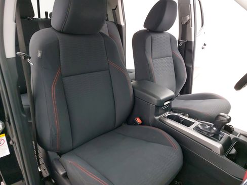 Used 2018 Toyota Tacoma SR5 image 12