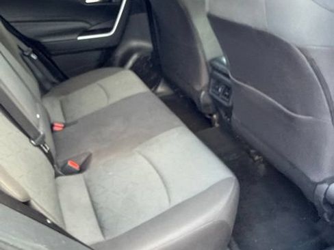 Used 2024 Toyota RAV4 XLE FWD image 38