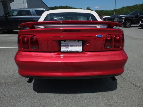Used 1996 Ford Mustang GT RWD image 4