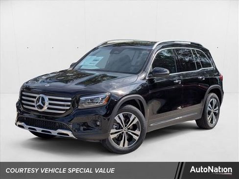 New 2025 Mercedes-Benz GLB 250 4MATIC image 1