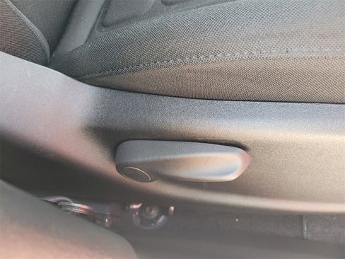 Used 2022 Jeep Renegade Latitude w/ Convenience Group image 18