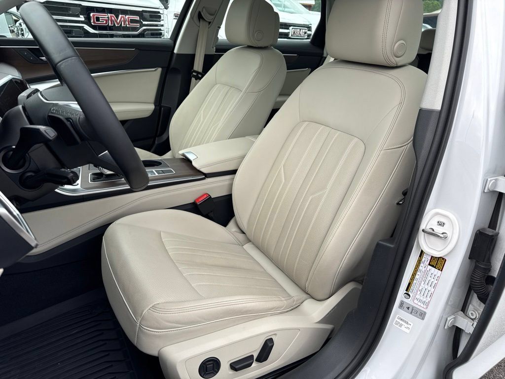 Used 2025 Audi A6 Premium Plus w/ Premium Plus Package AWD/4WD image 7