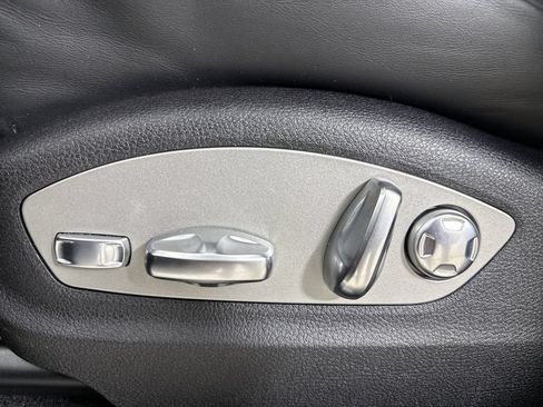 Certified 2025 Porsche Macan S AWD/4WD image 39