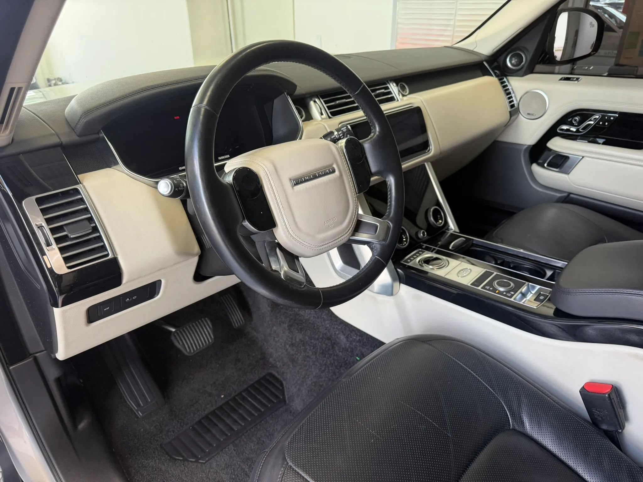 Used 2020 Land Rover Range Rover HSE AWD/4WD image 22
