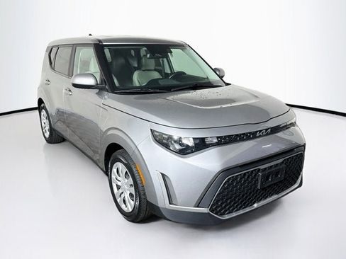 Certified 2023 Kia Soul LX FWD image 3