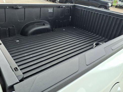 Used 2022 Toyota Tundra Limited AWD/4WD image 18