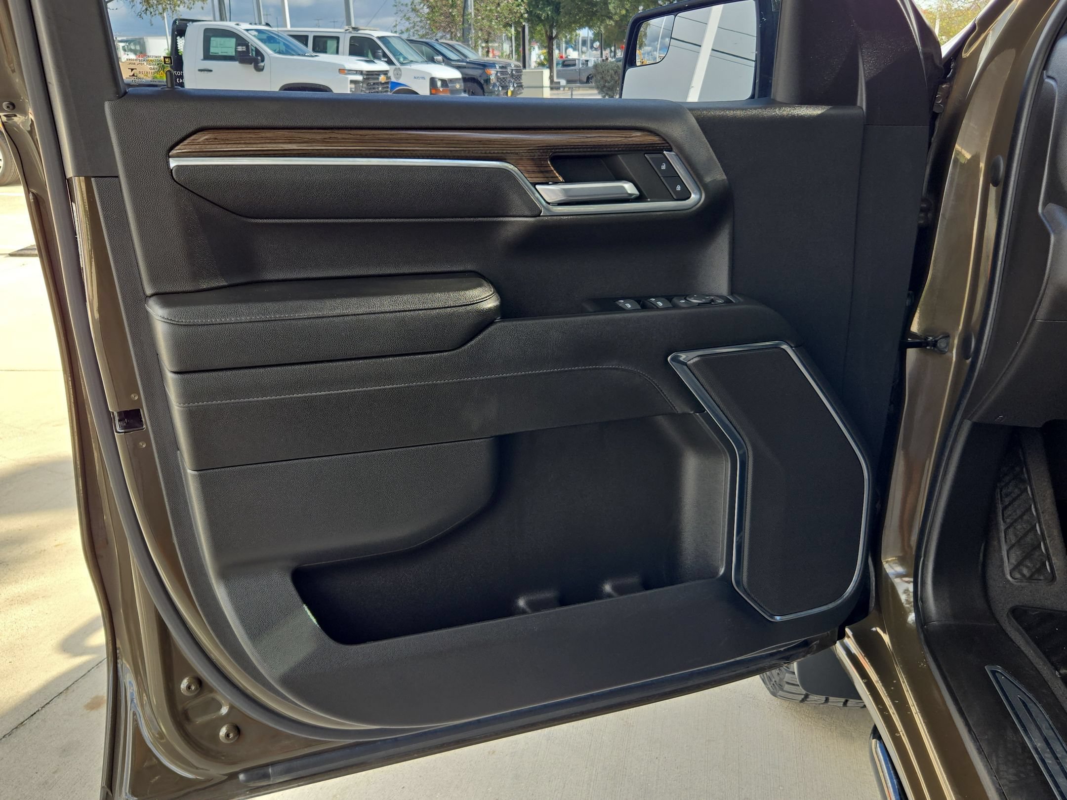 Certified 2023 Chevrolet Silverado 1500 LT AWD/4WD image 11