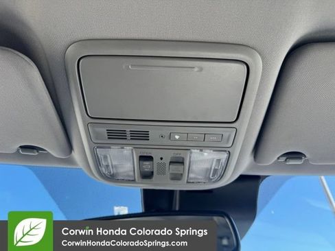 Used 2018 Honda Pilot Touring image 21