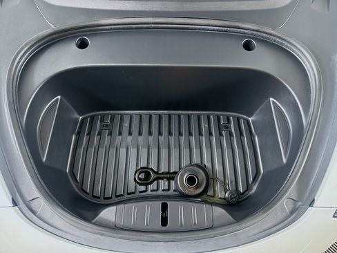 Used 2023 Tesla Model 3 Performance image 34