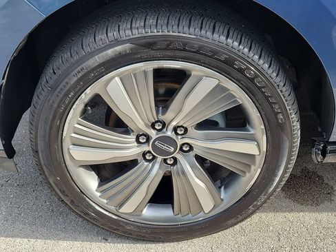 Used 2018 Lincoln Navigator L Reserve AWD/4WD image 9