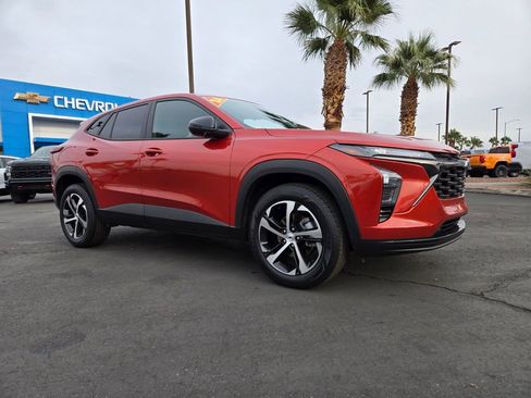 Used 2024 Chevrolet Trax RS w/ Driver Confidence Package image 1