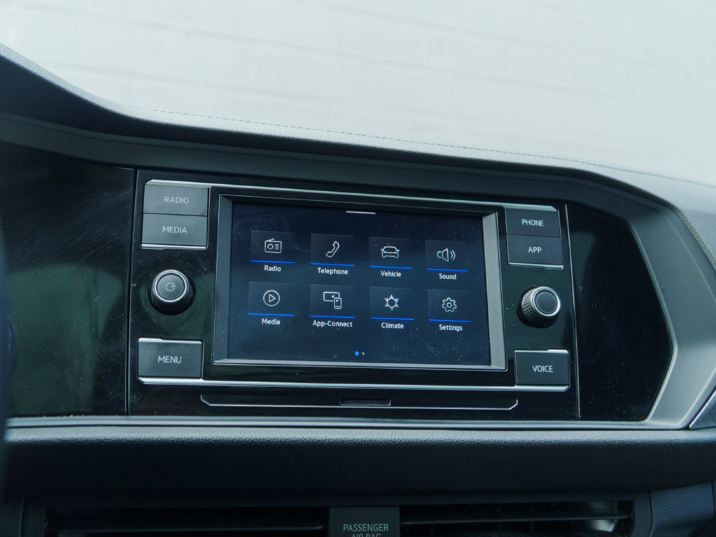 Used 2024 Volkswagen Jetta SE w/ Panoramic Sunroof Package FWD image 25